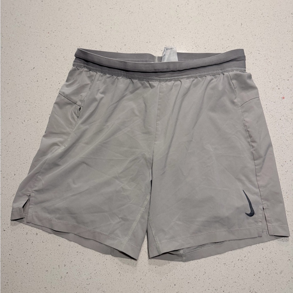 Nike Light Gray Athletic Men's Shorts